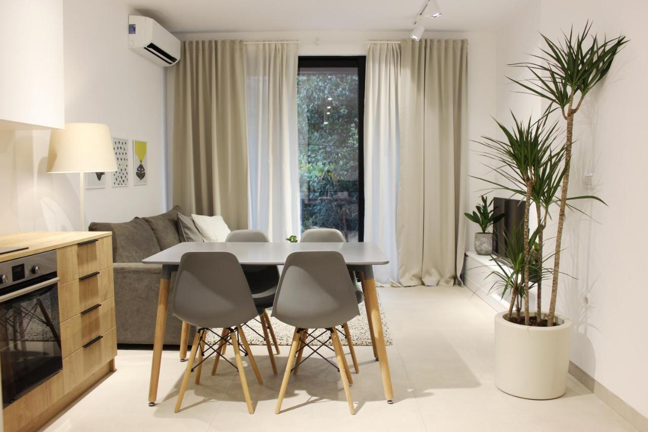 Collective Urban Villa In Tirana Exterior photo
