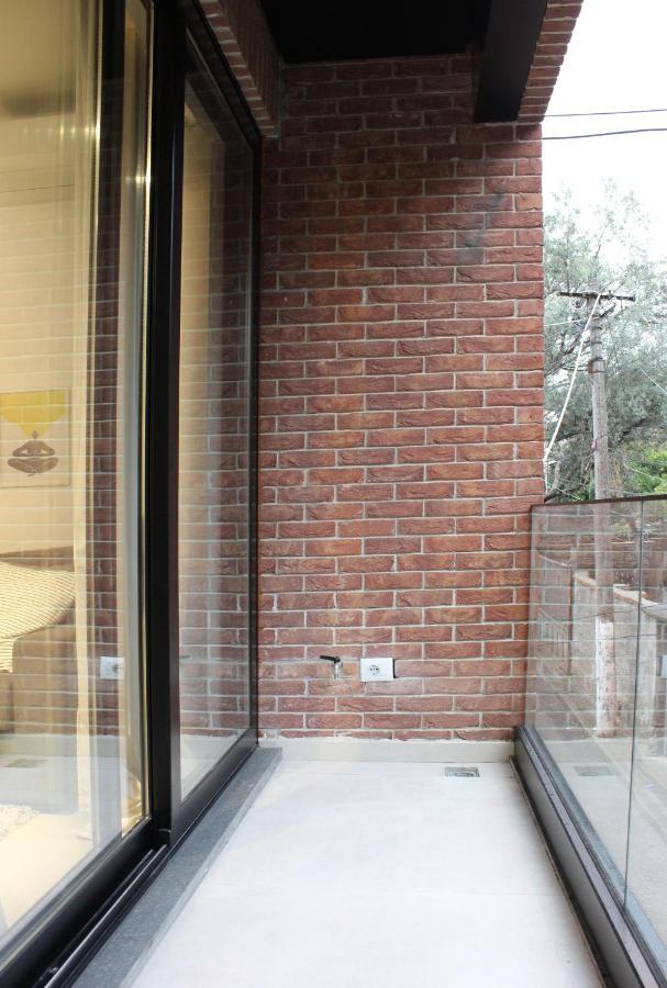 Collective Urban Villa In Tirana Exterior photo