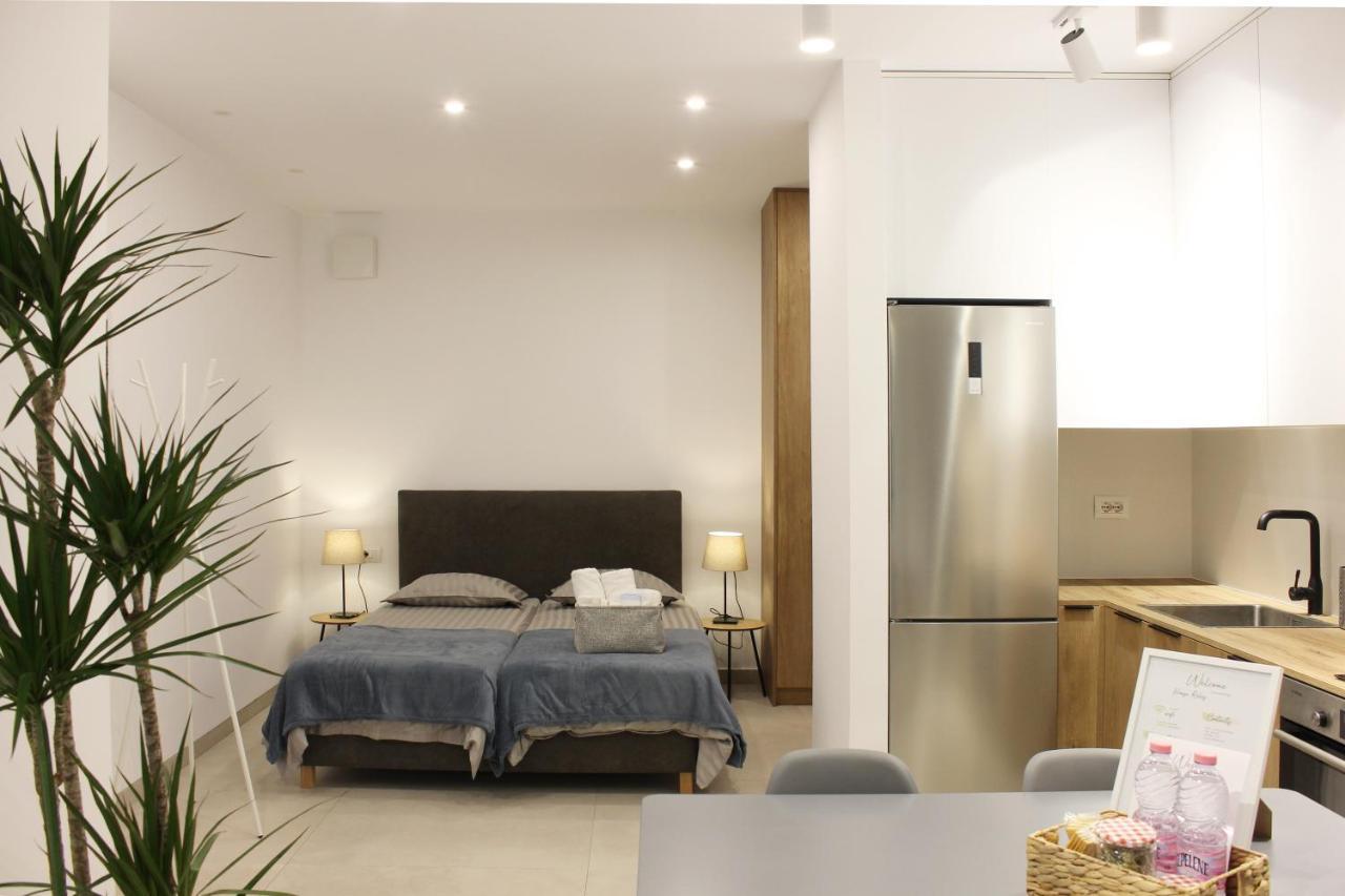 Collective Urban Villa In Tirana Exterior photo